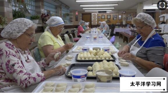 VOAӢPierogi Dumpling Project Brings Volunteers Together